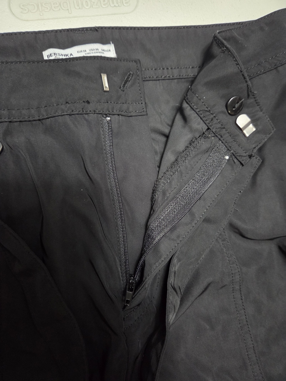 Bershka Black Wide-Leg Cargo Pants with D-Ring & Flap Pockets - Picture 6 of 14